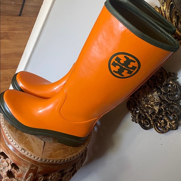 Super Rare Tory Burch Rain Boots Size 8.5 Orange Green - Picture 3 of 10